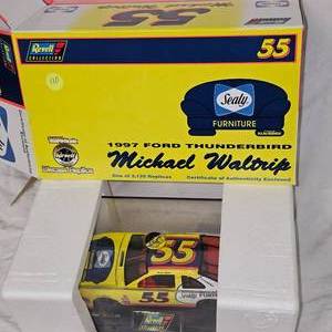 124 Michael Waltrip