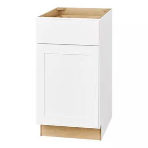 Avondale Shaker Alpine White Quick Assemble Plywood 18 in Base Kitchen Cabinet (18 in W x 24 in D x 34.5 in H) Msrp $219.00