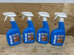 Ecolab Lot of 4- 32 Ounce Spray Bottles of Hardwood & Laminate Floor Cleaner
