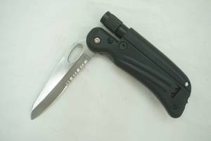 Tool Logic SL series multi function pocket knife. 3 blade
