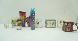 Collectible Walt Disney & Mickey Mouse Cups & Mugs