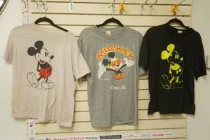 (3ct) Vintage Mickey Mouse T-Shirts. Size LXL