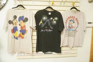 (3ct) Vintage Mickey Mouse T-Shirts. Size XL