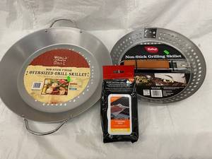 World Grill & Raleys Grilling Skillets With Grill Wipes Mixed Lot