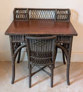 ULL - Vintage Wicker & Wood Writing Desk With Chair