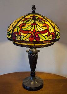 ULL - Dale Tiffany Stained Glass Table Lamp
