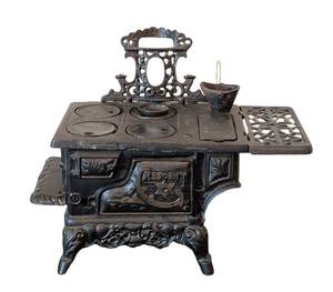 ULL - Antique Crescent Cast Iron Toy Stove