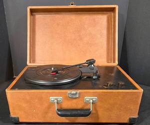 LL-FR - Vintage Portable Phonograph in Case - Untested