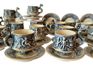 DR - Antique Capodimonte Serouya Demitasse Teacups & Saucers (Lot of 23)