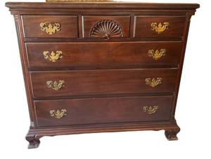 DR - Vintage Johnson Furniture Company Chest of Drawers