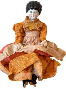 ULR - Antique Hertwig & Co. Porcelain Shoulder Head Doll Marion c. 1905