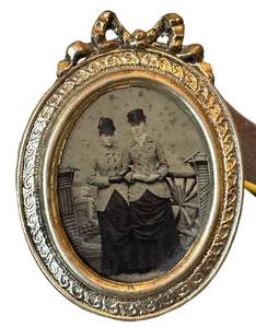 ULR - Antique Victorian Framed Portrait Photograph of Two Women