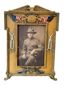 ULR - Antique WWI Soldier Portrait in Cast Iron Patriotic Frame