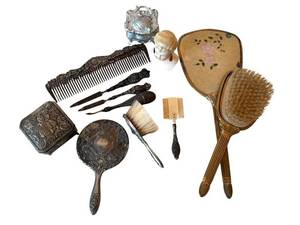 ULR - Vintage & Antique Vanity Accessories Mixed Lot