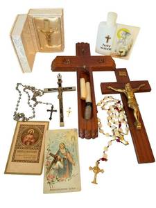 K - Vintage Crucifixes & Rosaries Mixed Lot