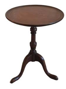 BR1 - Petite Vintage Round Accent Table with Scroll Legs