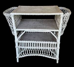 FP - Vintage Wicker Stand