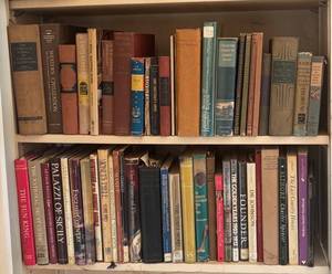 LR - Collection of Books by Shakespeare, D. H. Lawrence, Robert Frost and More