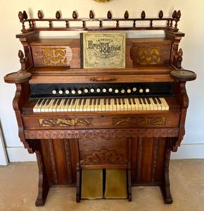 UDR - Antique Cornish & Co. Parlor Pump Organ