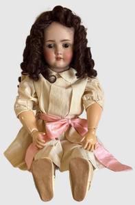 LR - Antique Walkure Bisque Head Doll Mold 6