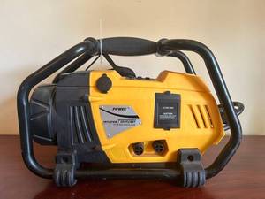 Den - Power on Board Rechargeable Inflator Spotlight