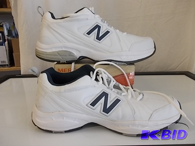 lot 17 image: Mens New Balance