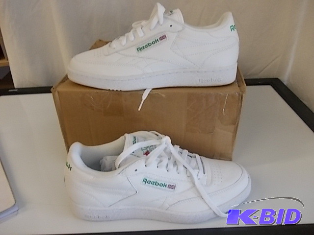 lot 18 image: Mens Reebok