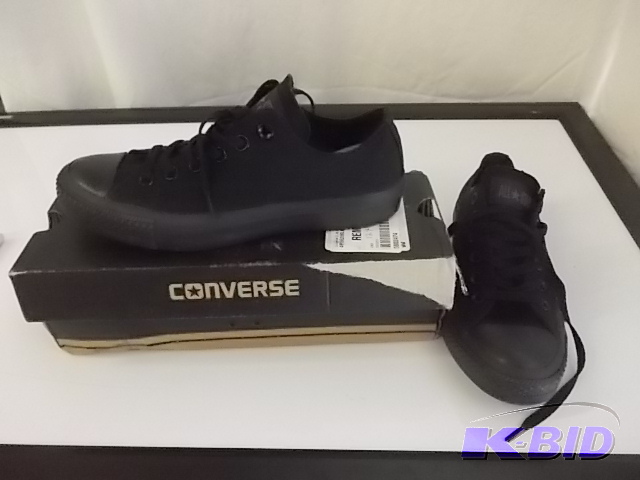 lot 22 image: Unisex Converse