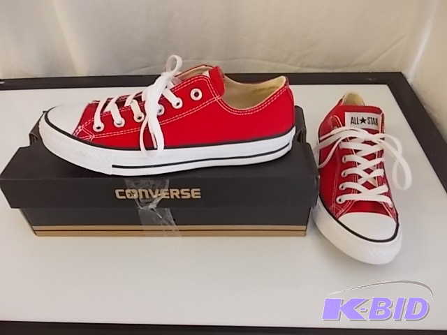 lot 25 image: Unisex Converse