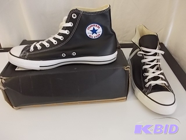 lot 28 image: Unisex Converse