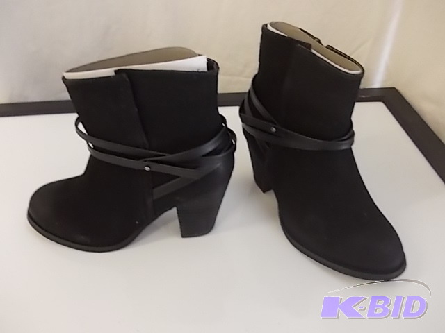 lot 39 image: Womens Ankle Boot