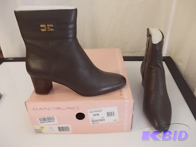 lot 44 image: Womens Bandolino