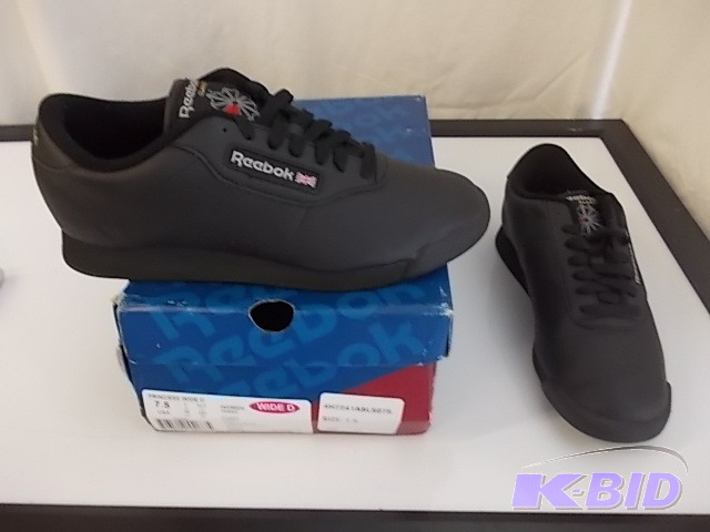 lot 52 image: Womens Reebok