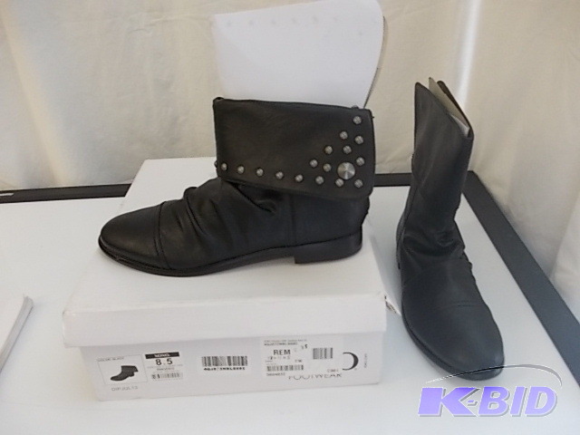 lot 67 image: Womens XOXO