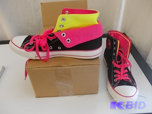 lot 68 image: Unisex Converse