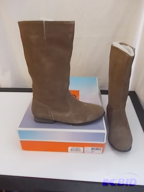 lot 91 image: Womens GC Boot