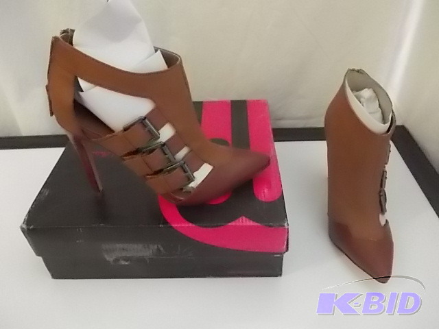 lot 96 image: Womens Michael Antonio