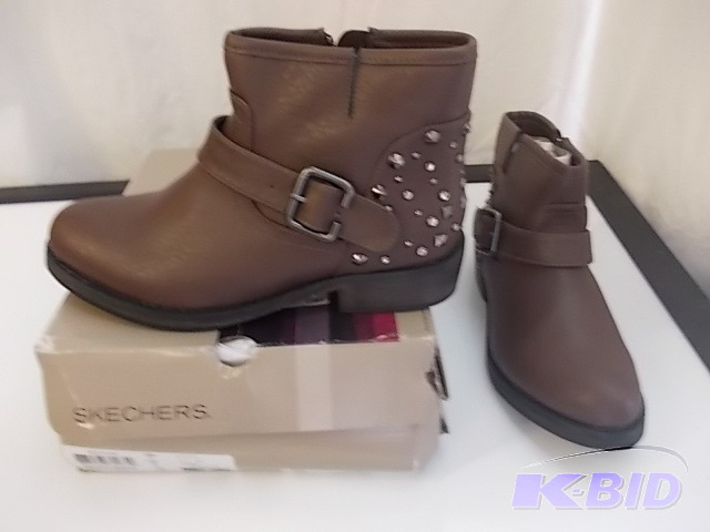 lot 100 image: Womens Skechers