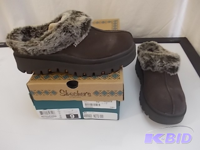 lot 106 image: Womens Skechers
