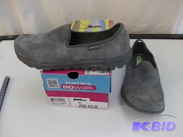 lot 110 image: Womens Skechers