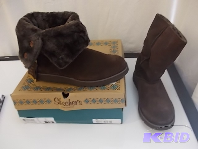 lot 112 image: Womens Skechers