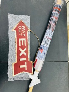 USA FLAG  Tin Arrow sign
