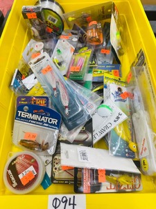 40 pc lot  - ASSORTED FISHING TACKLE - NEW - large variety