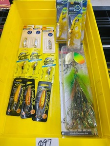 LOT of 13 - FISHING TACKLE - taggable