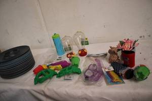 Mixed kids toys, kitchen and, garde...