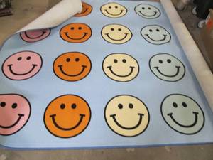 7 6 x 12 smiley face rug...