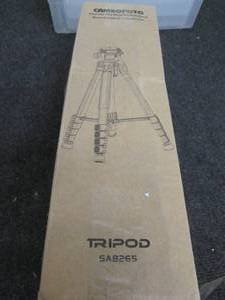 Tri pod with many features, new in ...