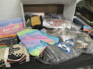 Lot of assorted pet products...