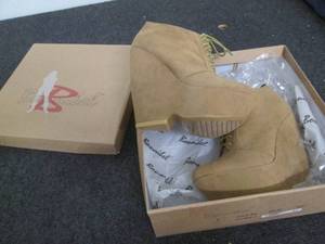 New size 6.5 boots...