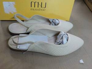 Musshoe Sandals size 9...